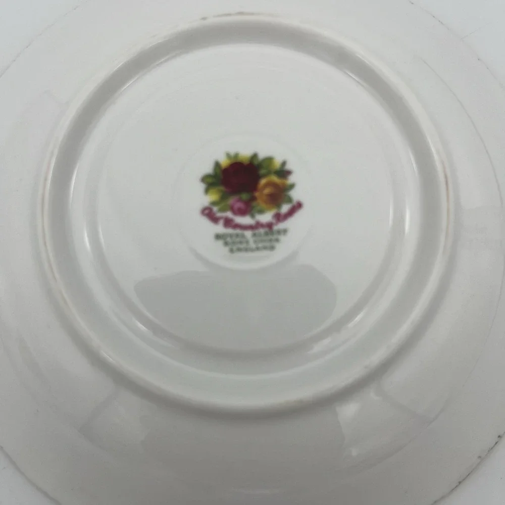 Vintage Royal Albert Old Country Roses Teacup &‎ Saucer Set - Bone China